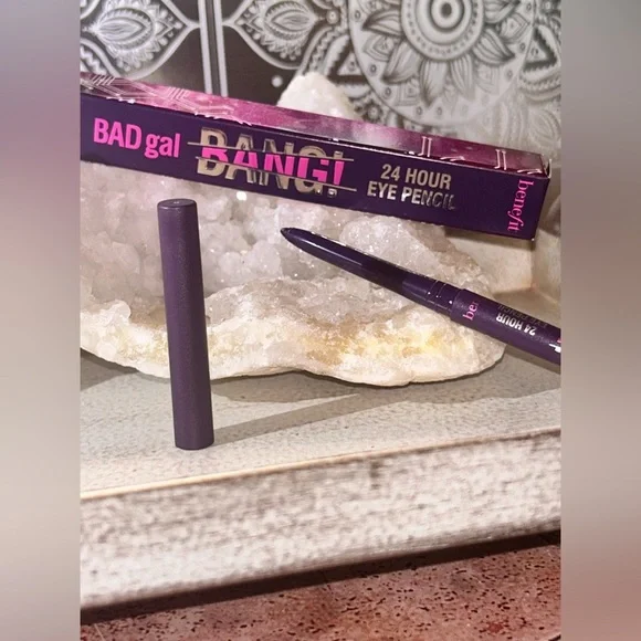 Benefit La Matte Color Drenched Matte Lipstick - Picture 4 of 5